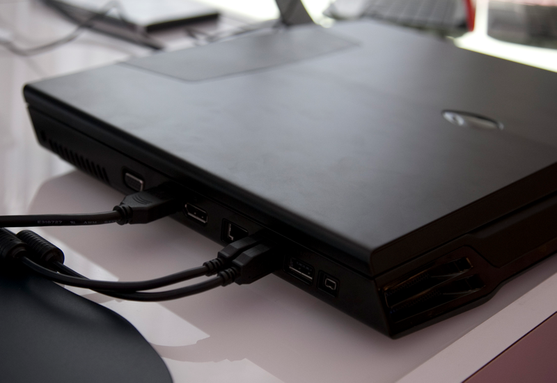 Illustration for article titled Alienware's 'Allpowerful' m17x Obliterates Crysis With Dual 1GB Nvidia GeForce GTX 280M Graphics Cards